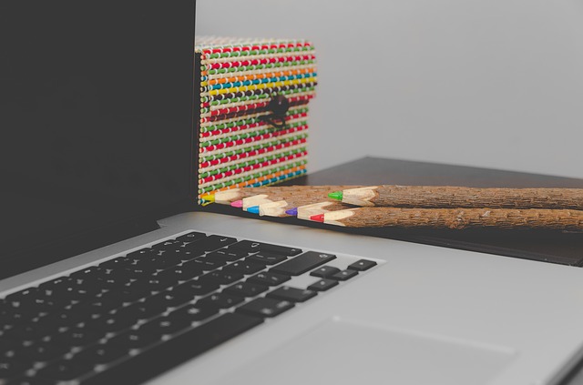 notebook pro práci